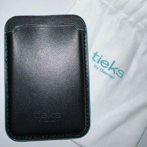 Tieks Black Leather MagSafe Card Sleeve